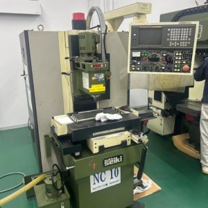 Máy phay MAKINO MHNC-25